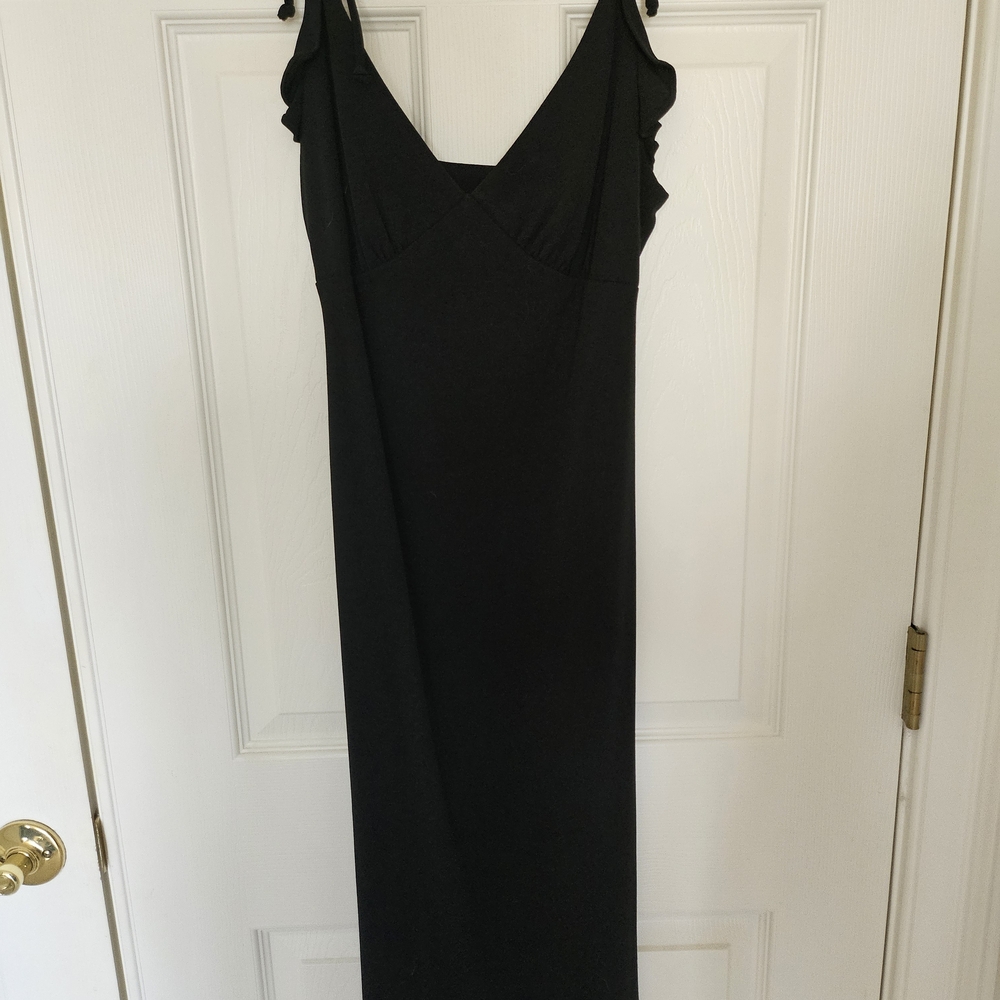 Elegant Black Sleeveless Dress
